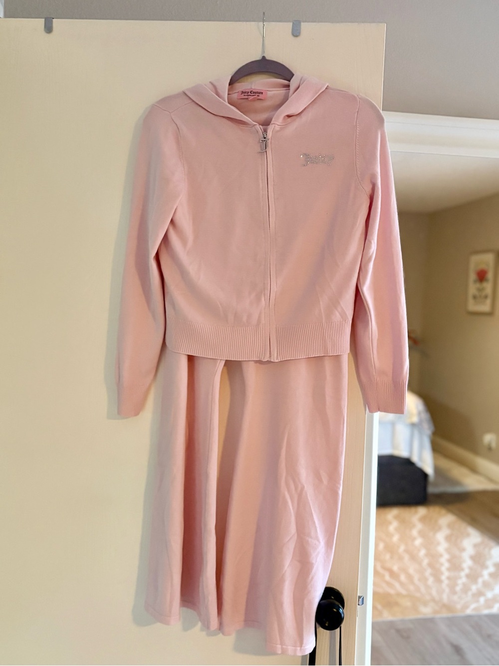 Juicy Couture rhinestone Baby Pink Zip Hoodie and pants Set tracksuit runs small